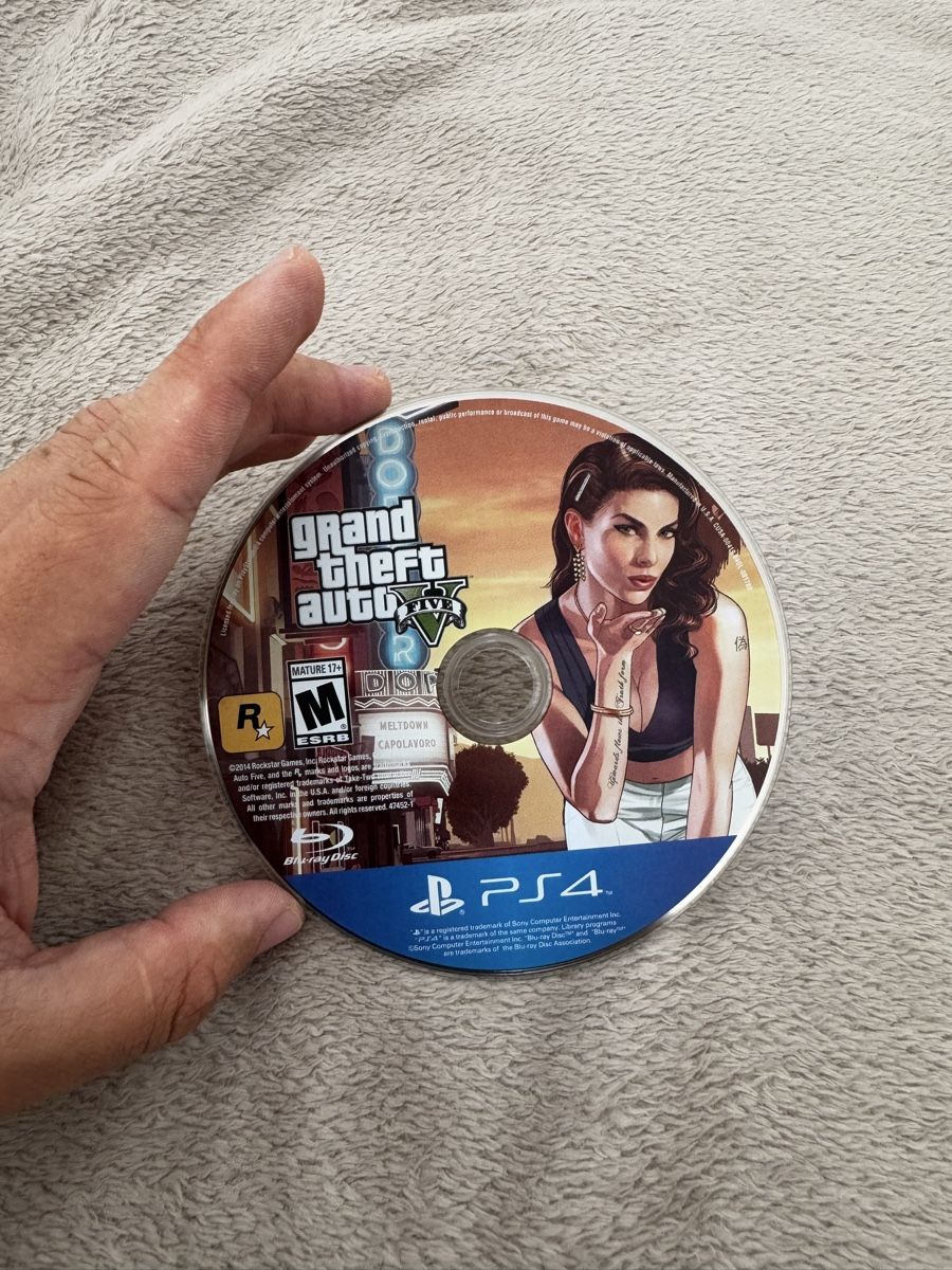 Giochi: GTA 5 PlayStation 4 – Usato da Emmen venduto da ekstador