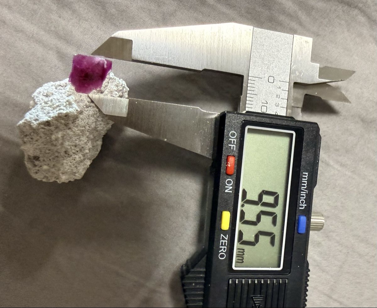 Minerali & Pietre curative: Bexbite Red Beryll in Matrix Rarität  – Nuovo (secondo la descrizione) da Oberhof venduto da RealStone 5