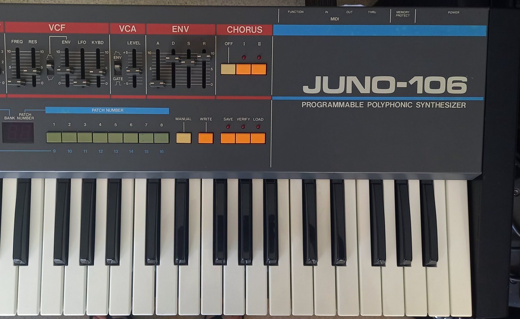 Roland Instruments de musique: Juno 106 in Top Zustand – D'occasion à Luzern par garlicia 2