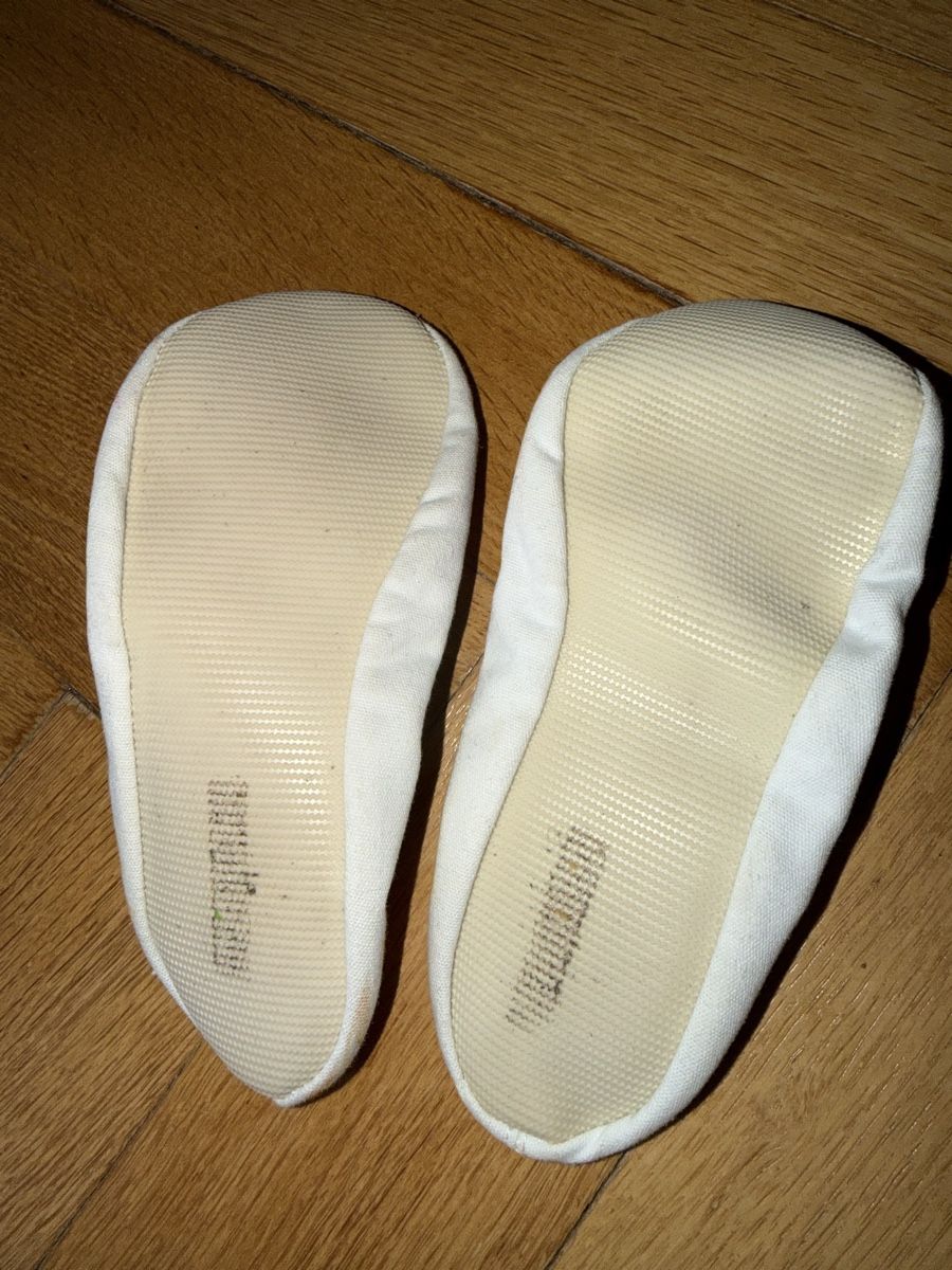 Schuhe für Jungen: Turnschläppchen Kinder bunt bemalt Gr. 28 – Gebraucht aus Bern von Elisa64 1