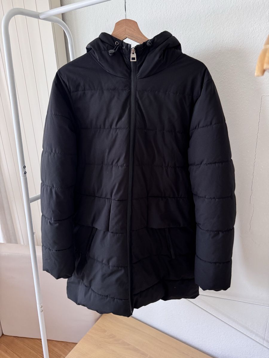 Esprit Giacche: Esprit Black Puffer Coat - Size S - Perfect for Winter – Usato da Zürich venduto da Flao_78376