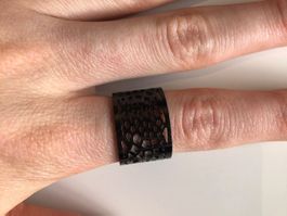 Bague en acier noir motif girafe 55 Ring aus schwarzem Stahl