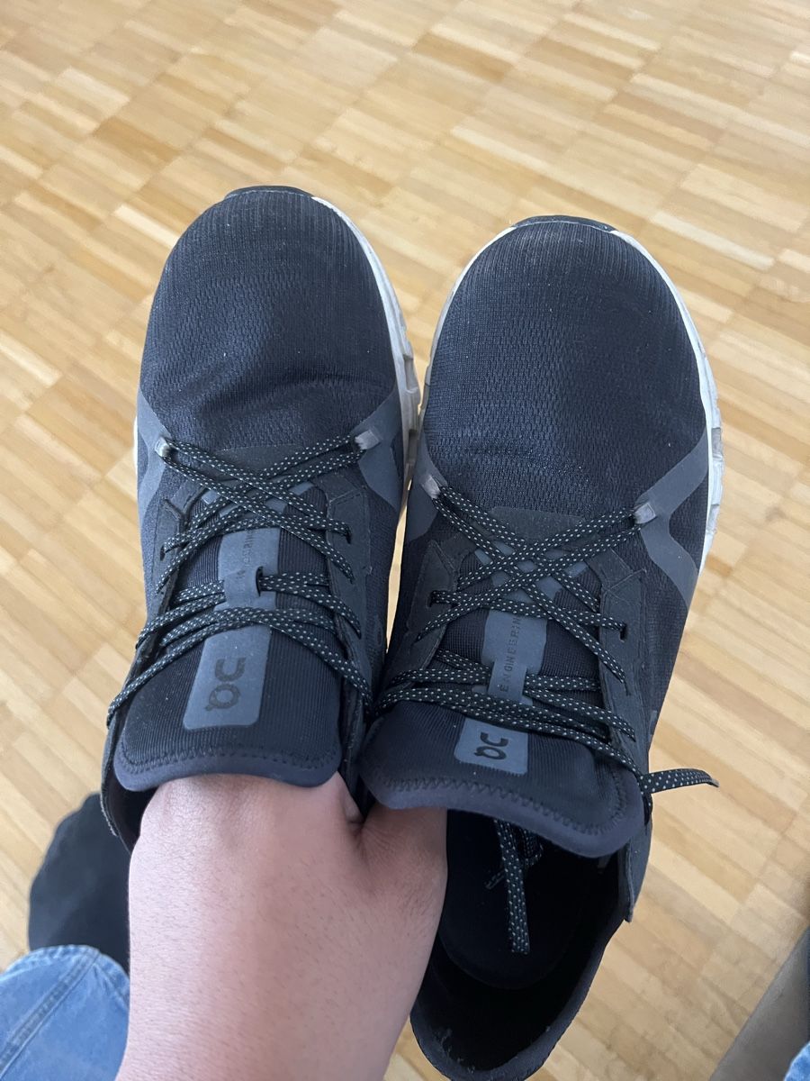 On Scarpe da uomo: Herren Turnschuhe ON Cloud Grösse 47 schwarz gebraucht – Usato da Rüti ZH venduto da Mjohnny7