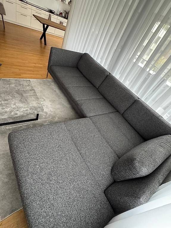Sofas: Modernes Ecksofa dunkelgrau inkl. Couchtisch – Gebraucht aus Aarwangen von ele_bqx8 3