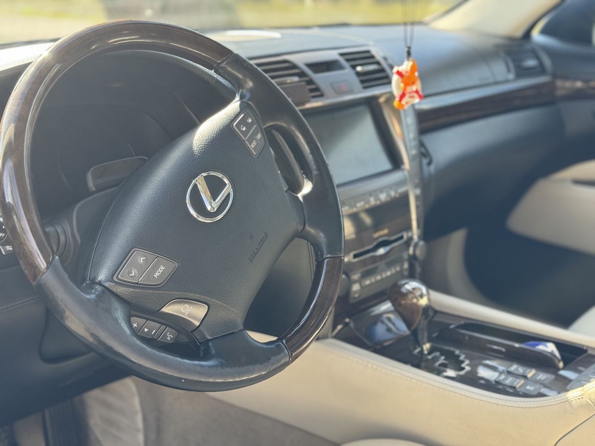 Lexus Autos: Lexus LS 600h – Gebraucht aus Adliswil von Cont13 2