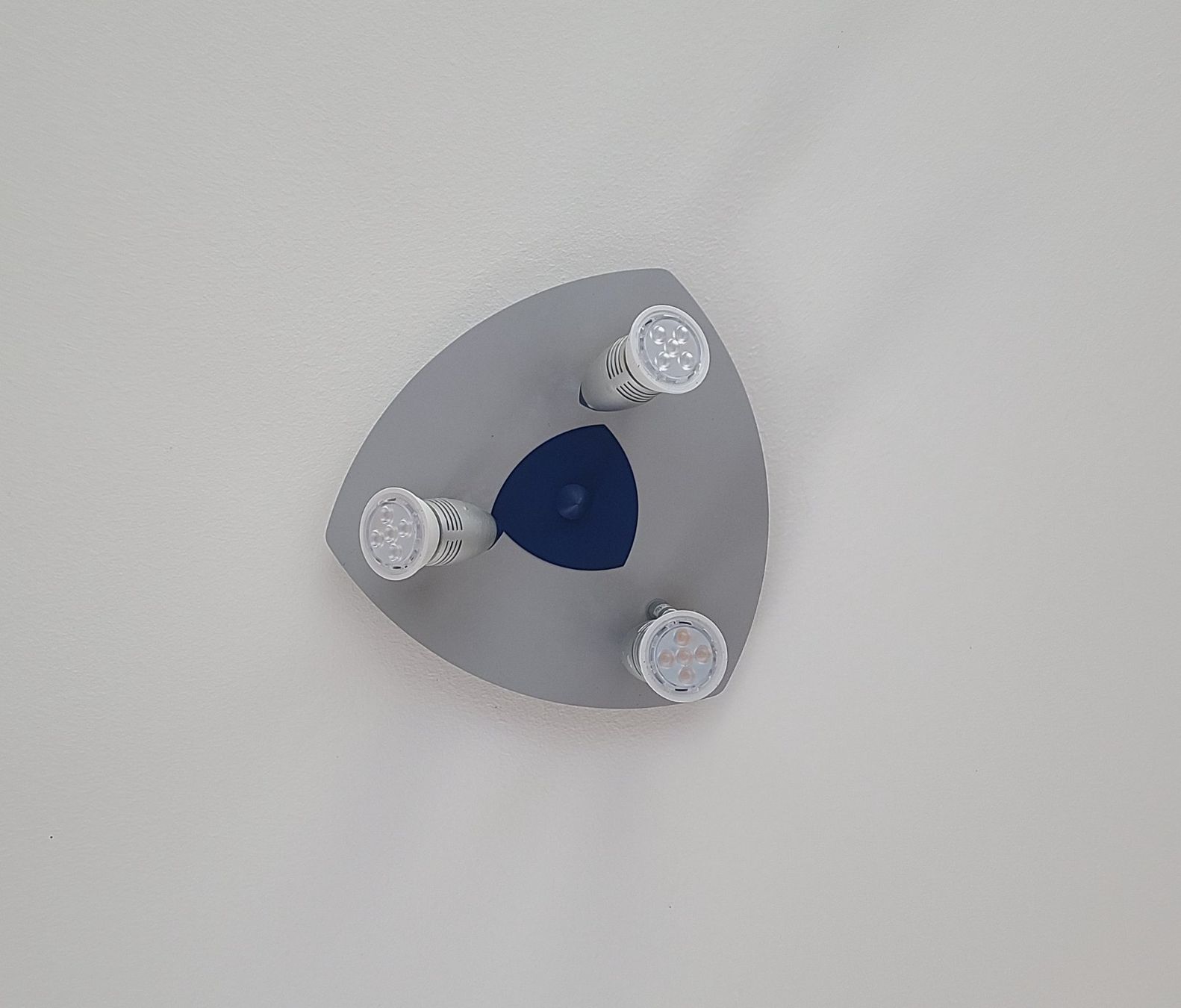 Kronleuchter & Deckenlampen: Design Deckenlampe, 3-flammig, Alu/Blau – Gebraucht aus Egg b. Zürich von alpenchueli 2