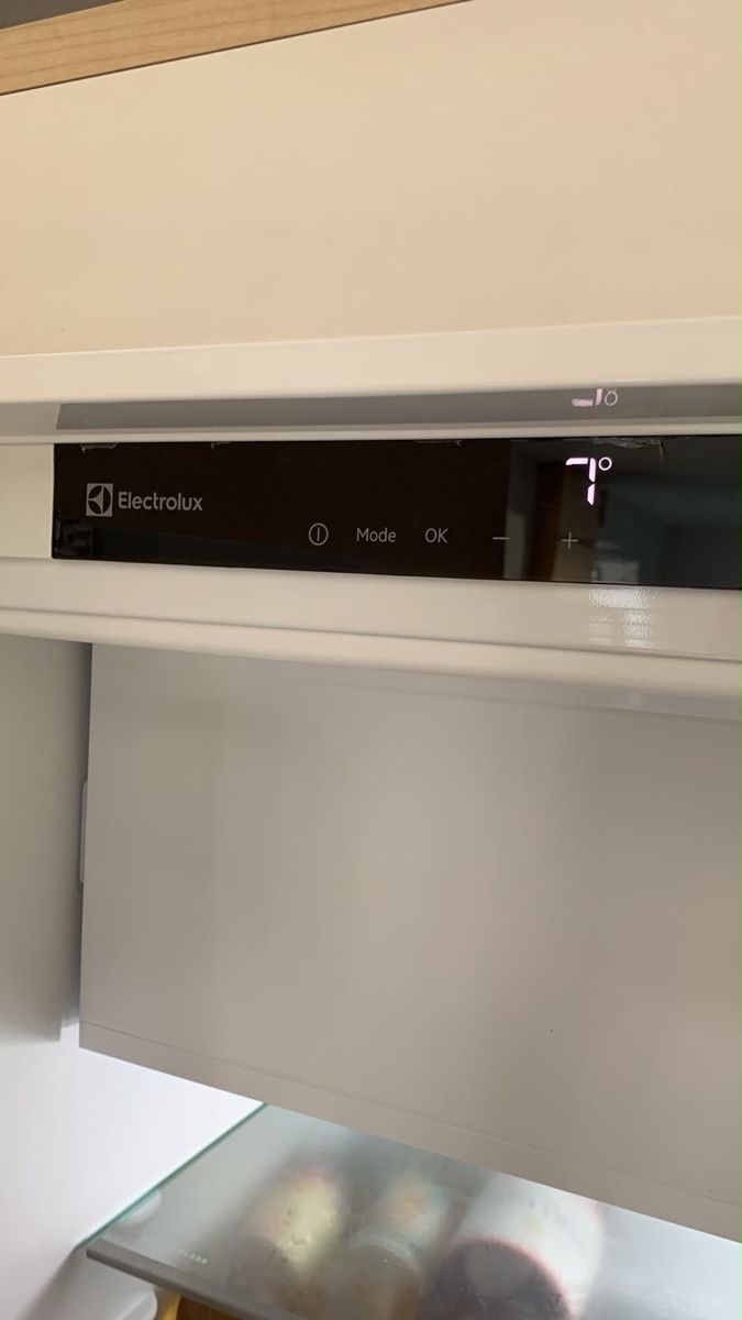 Electrolux Frigoriferi: Electrolux IK1345SL Kühlschrank links – Usato da Zürich venduto da Syossmen 4