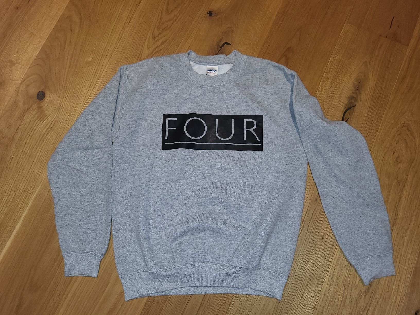 Maglioni & Felpe: Sweat-shirt gris "FOUR" pull T.S – Usato da Courroux venduto da Belleange