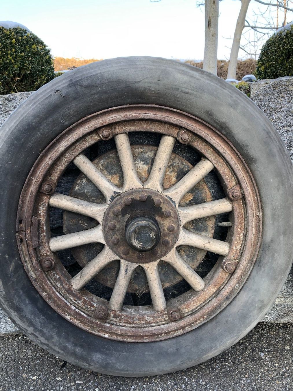 Cadillac Pneus & Kompletträder: Alte Cadillac Holzspeichen-Räder – Gebraucht aus Beinwil (Freiamt) von Zedel1923 1