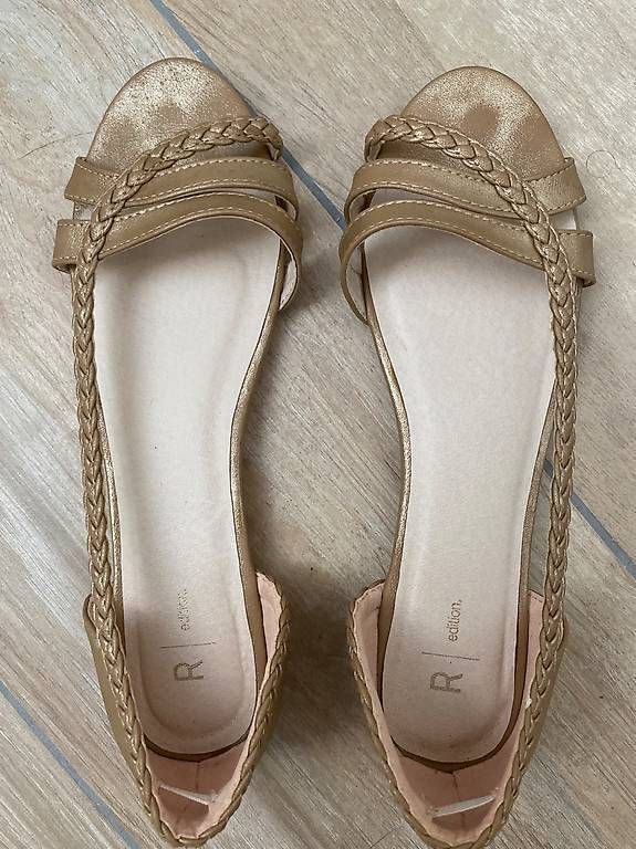 La Redoute Damenschuhe: goldene Ballerinas Gr. 39 – Gebraucht aus Hausen AG von corinne_g 3