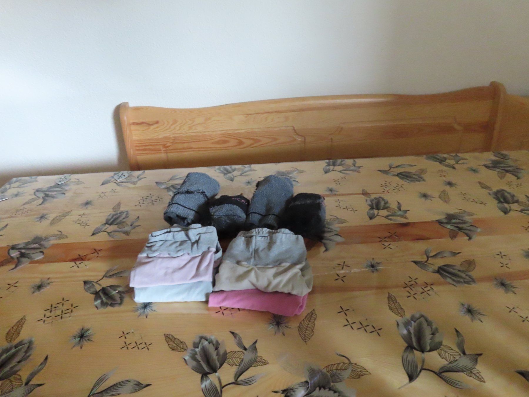 T-shirt: 2xT- Shirt Mit  Socken Mit  Unterwasche – Usato da Rüfenacht BE venduto da tial70 1