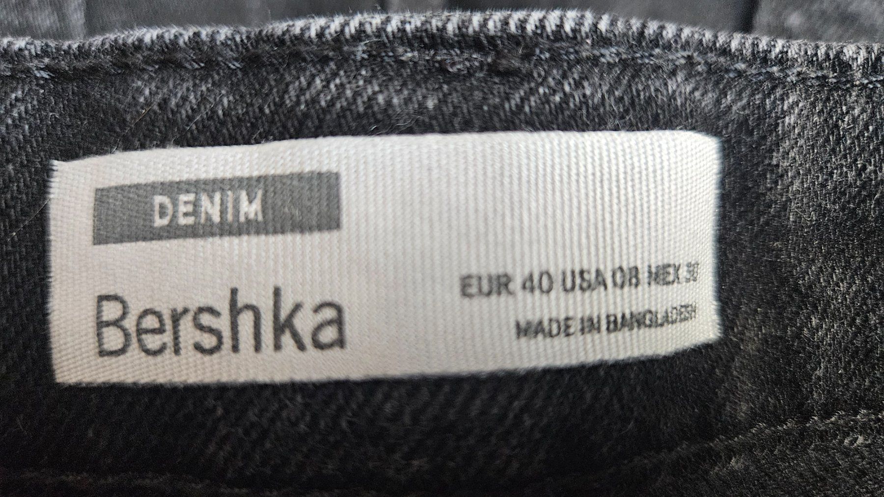 Bershka Jeans: Jeans-Shorts, schwarz – Gebraucht aus Münchenbuchsee von Yothu 2