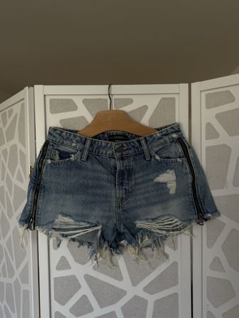 GUESS Jeans Shorts – Gr. 27 / EU 40 – Distressed – Reissvers