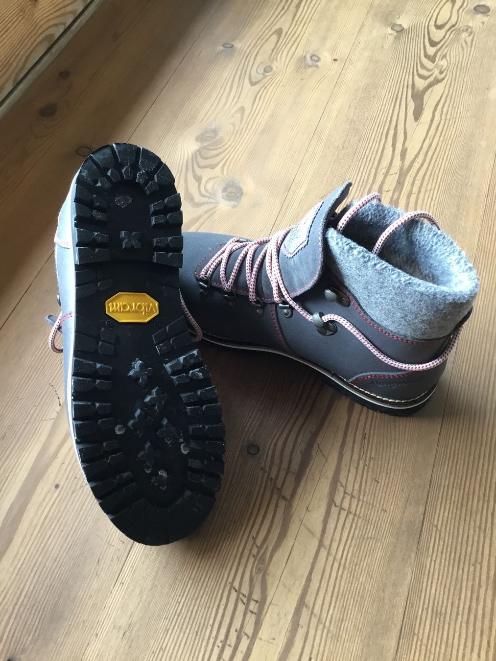 Scarpe da donna: Damenschuh – Usato da Surcuolm venduto da Brandon1958 1