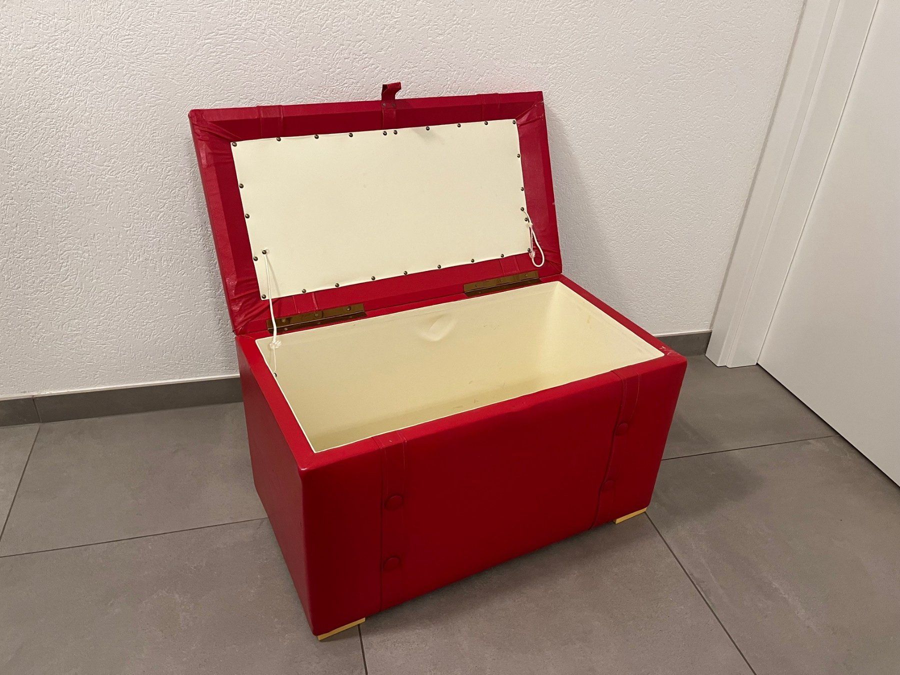 Cassapanche: Box de rangement rouge vintage/pop - Style unique ! – Usato da Mont-sur-Lausanne venduto da Alodius 3