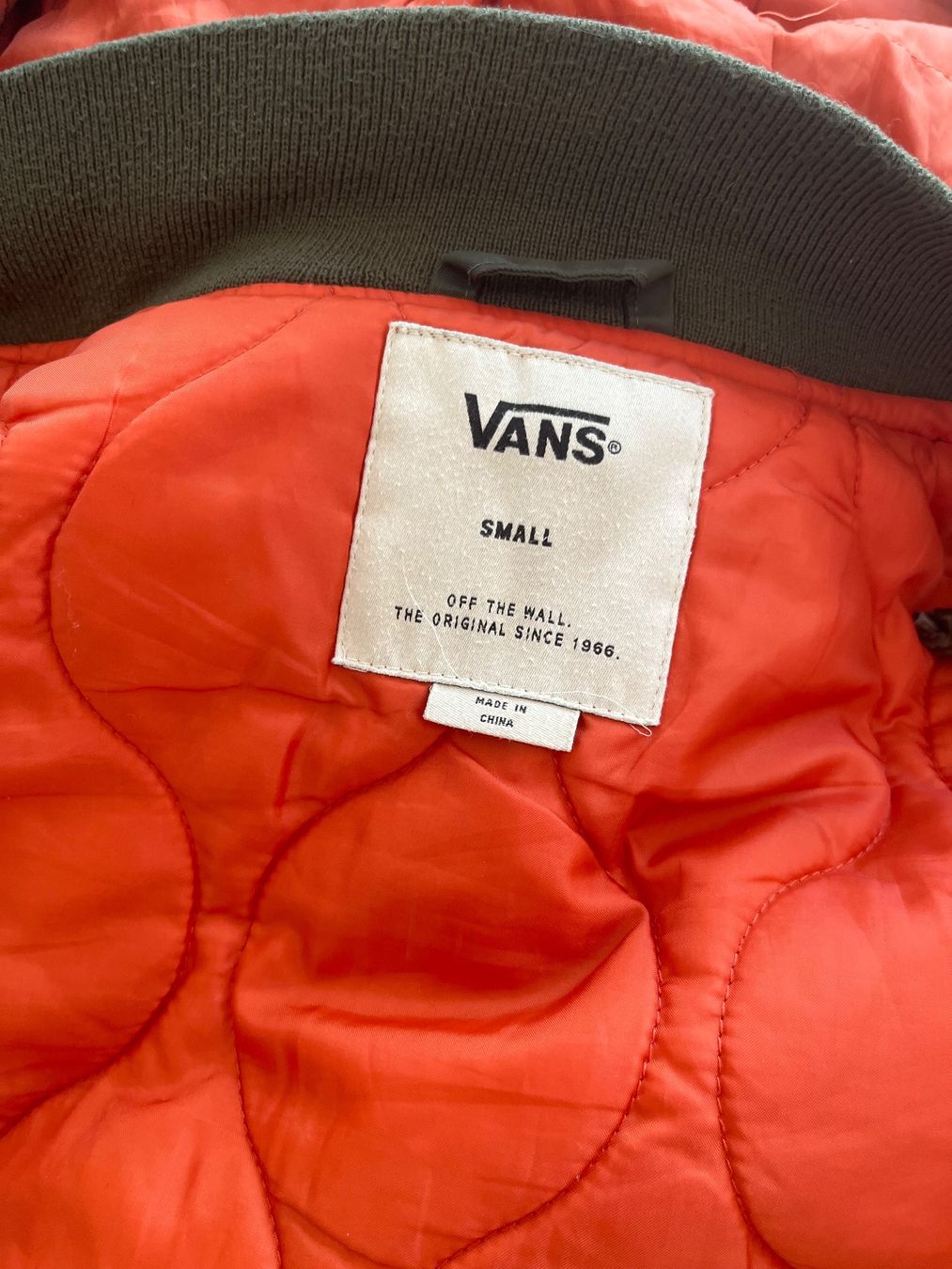 Vans Vestes: Vans Hooded Bomber/Flight Jacket – D'occasion à Mühlethal par SUPnik 2
