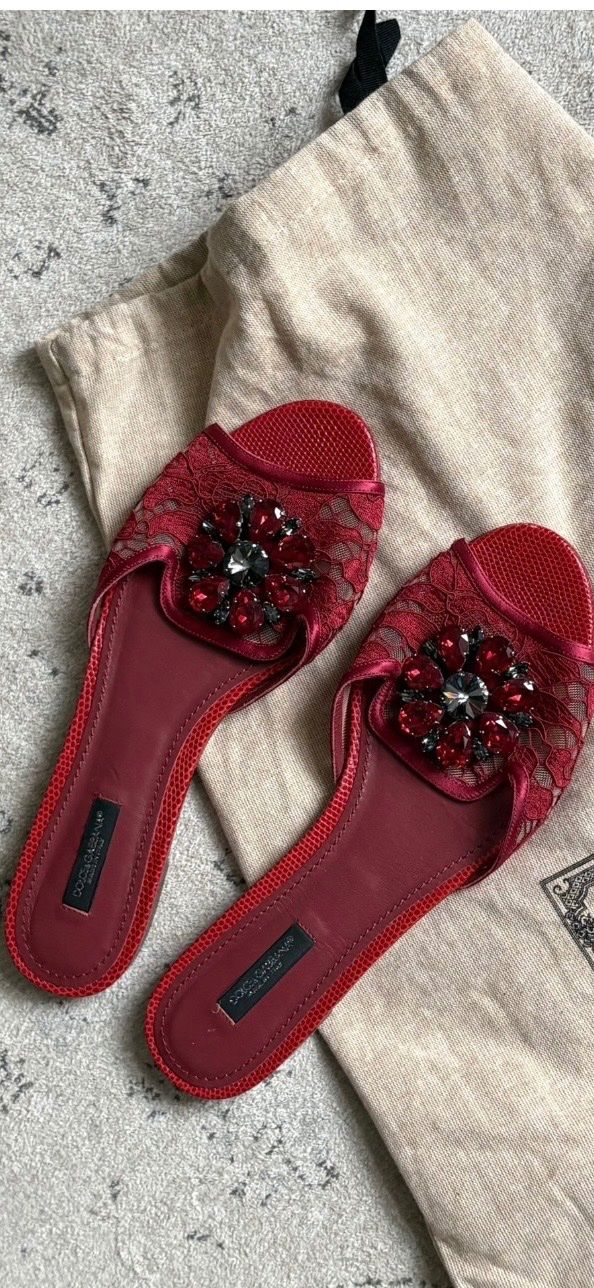 Dolce & Gabbana Scarpe da donna: D&G Sandals Red Lace Embellished Size 38.5 – Usato da Stallikon venduto da Toluu 1
