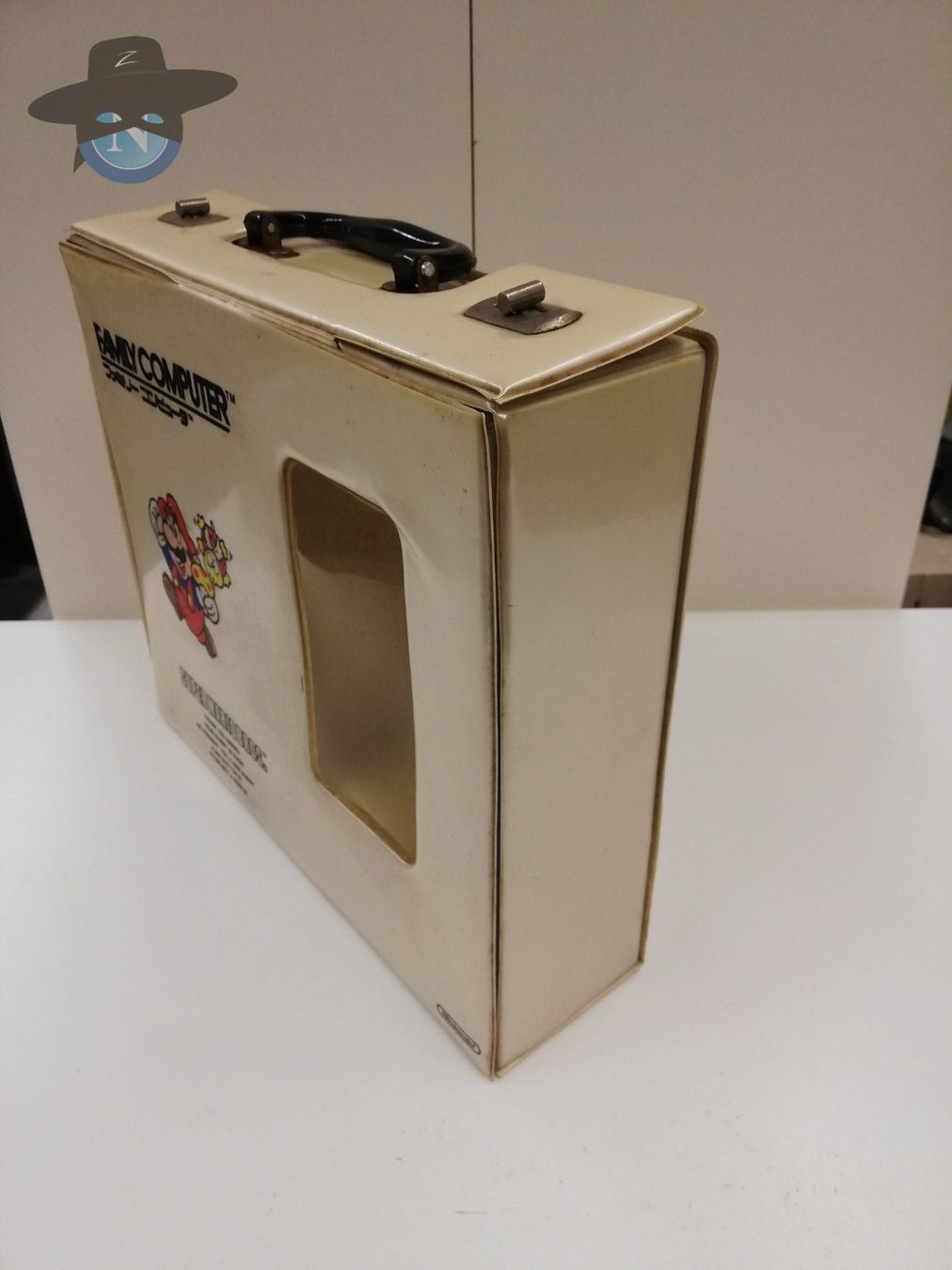 Nintendo Console: Famicom Mario Bros "Koffer" - Storage Box aus Japan – Usato da St. Gallen venduto da zorro_dc 2