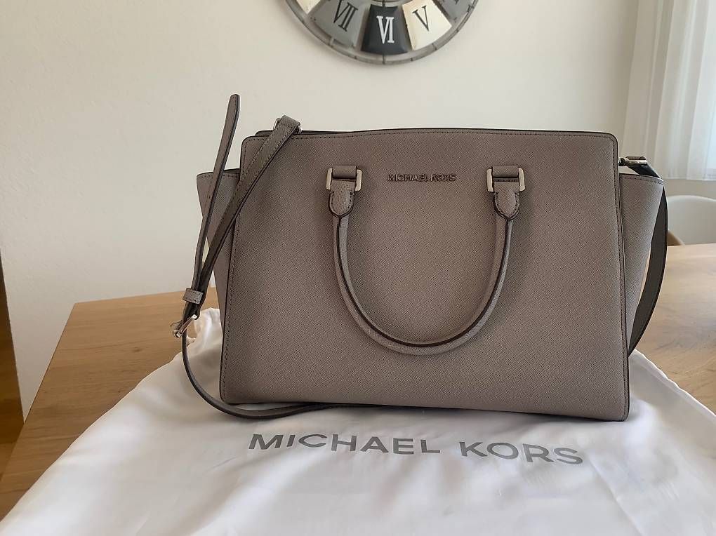Michael Kors Borse da donna: Michael Kors Ledertasche Selma – Usato da Sargans venduto da jenabek