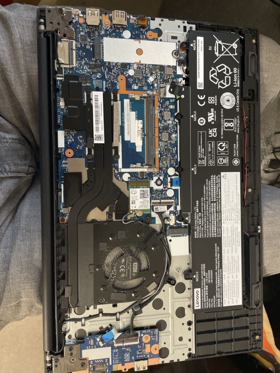 Lenovo Portables: Lenovo E15 Def/Bastler – Défectueux à Abtwil SG par Kueng.MultiOutlet 6