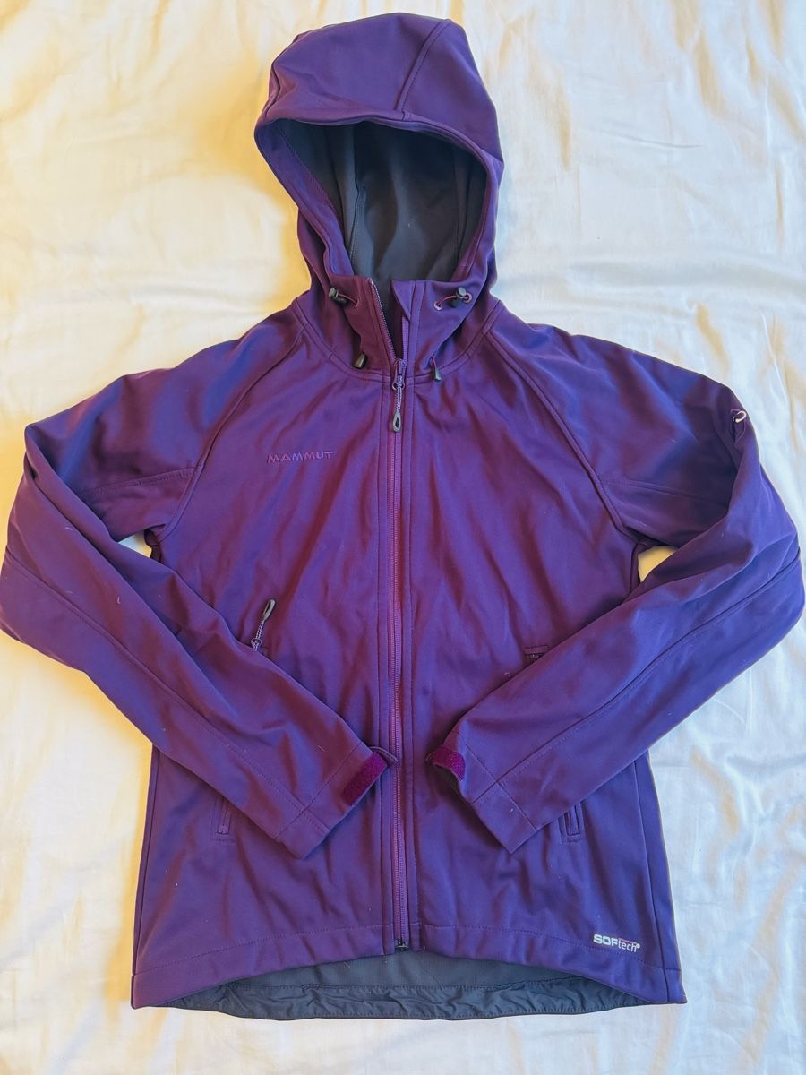 Mammut Vestes: Veste softshell Mammut violette, taille S, parfait état! – D'occasion à Crans VS par Freeskier