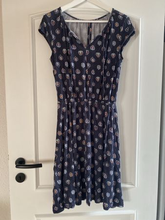 Sommerliches Kleid mit Muster, Grösse M