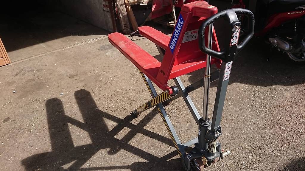 Carrelli elevatori e a forche: Scherenhubwagen 1000kg – Usato da Bazenheid venduto da werni369 1
