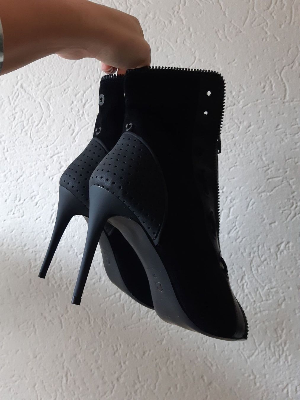 Scarpe da donna: Alexander Wang x H&M Stiefeletten Gr.39 – Usato da Basel venduto da arminafera 2