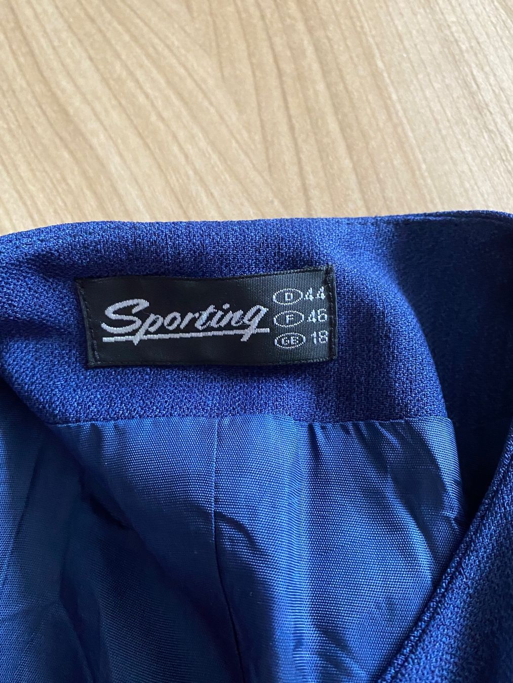 Costumi: Kostum mit Jupes blau - Grösse 44 – Usato da Galgenen venduto da bibibalu5 3