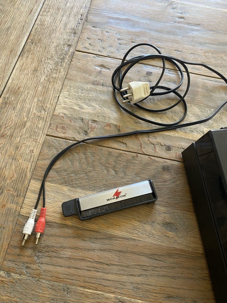 Lenco Giradischi: Lenco Stereo Turntable L3806 – Usato da Zürich venduto da rublin 4