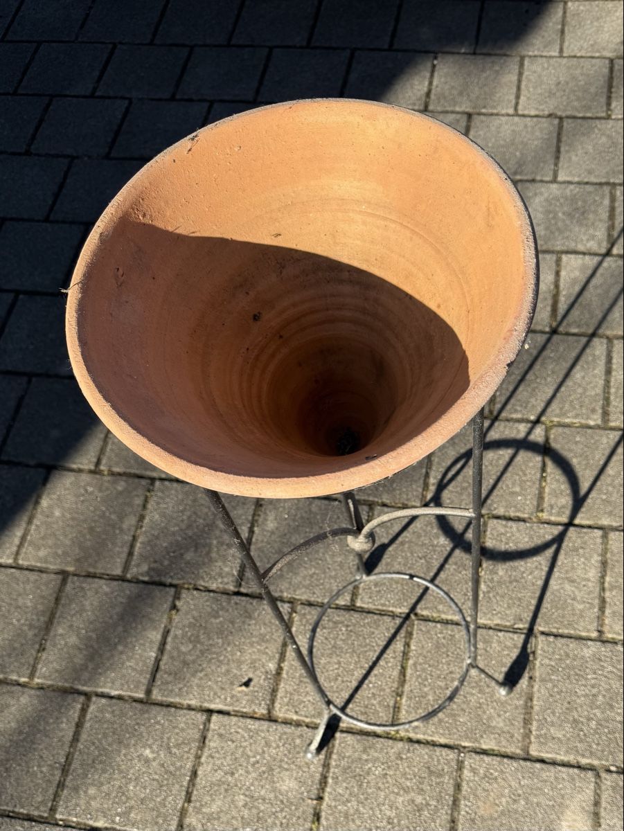 Blumentöpfe: Blumentopf mit Ständer – Gebraucht aus Reichenburg von Noele123 1