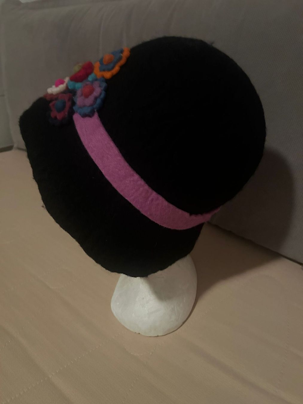 Copricapi, berretti & cappellini: Cappello realizzato in lana cotta – Usato da Melano venduto da H-Sara 1