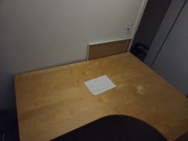 Eckschreibtisch Holznachbildung L-Form abholbereit