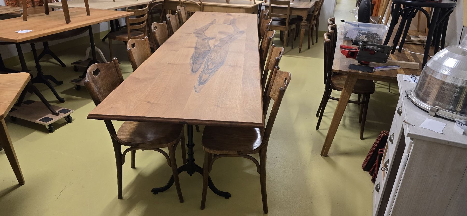 Tavoli: grosser Esstisch,  Beizentisch  , Holztisch – Nuovo (secondo la descrizione) da Zürich venduto da Reni8048 2
