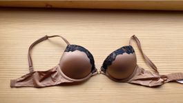 Schöner Balconette-BH mit Spitze, Gr. 32C, Victoria‘s Secret