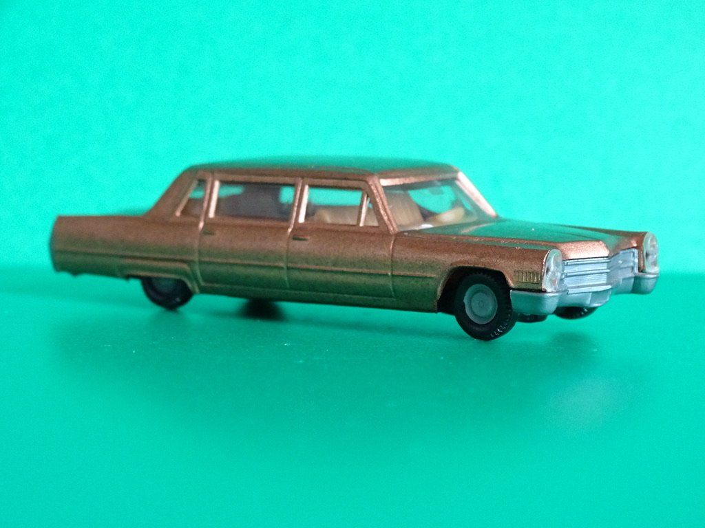 Praliné Modellini d'auto: Cadillac von Praliné 1/87 – Usato da Bretzwil venduto da Meex 1