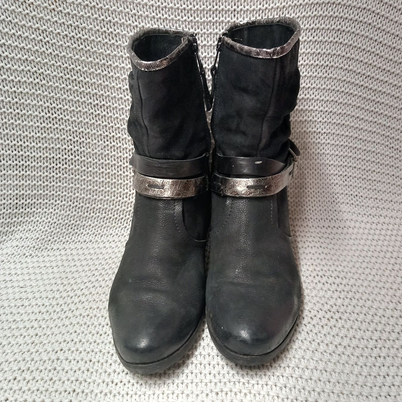 Scarpe da donna: Lederstiefel Piedi Nudi Gr.40 schwarz – Usato da Gwatt (Thun) venduto da umwelt-brocki 2