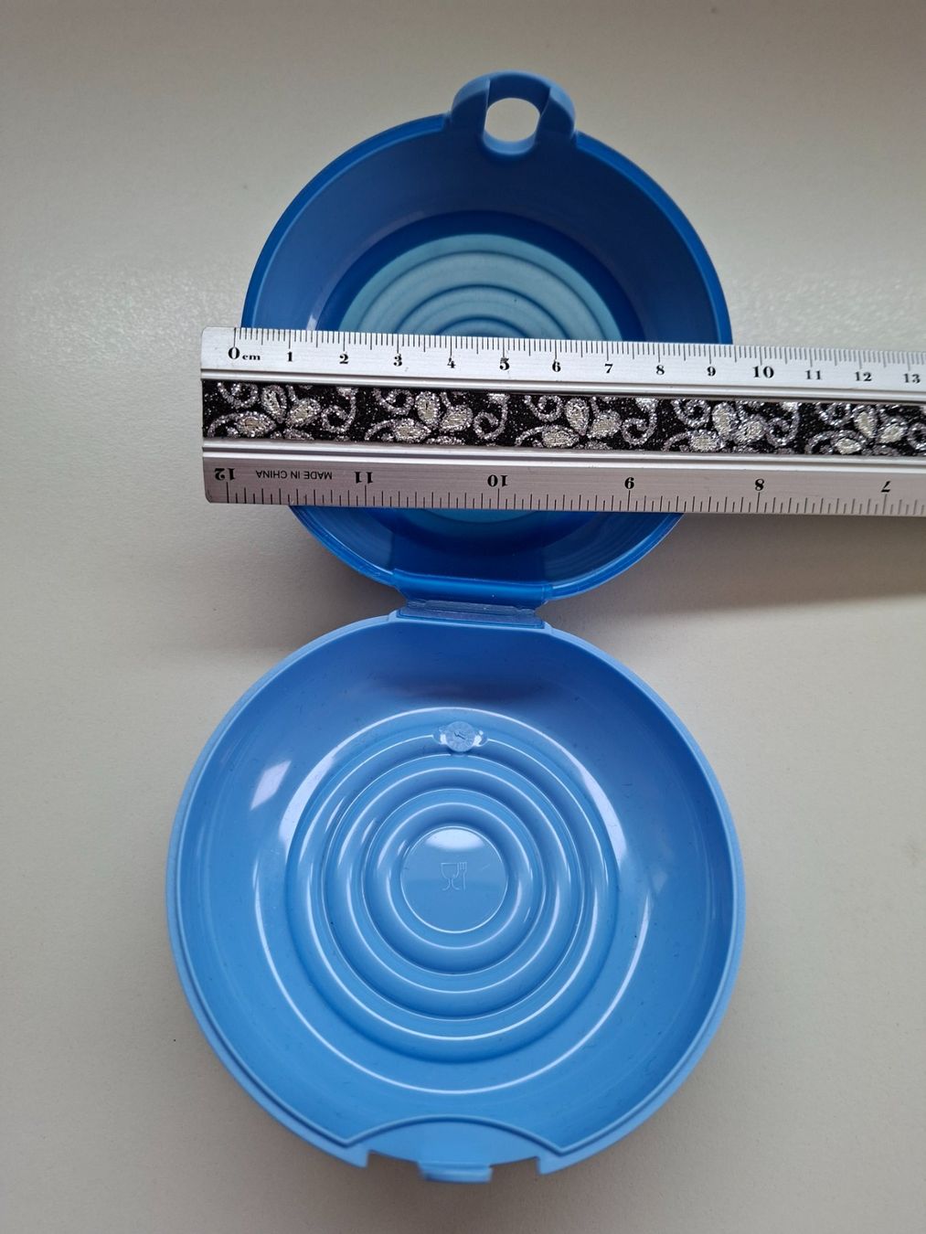 Tupperware Contenitori & Simili: Kleines Tupperware Böxli blau – Usato da Rafz venduto da findelmundo68 1