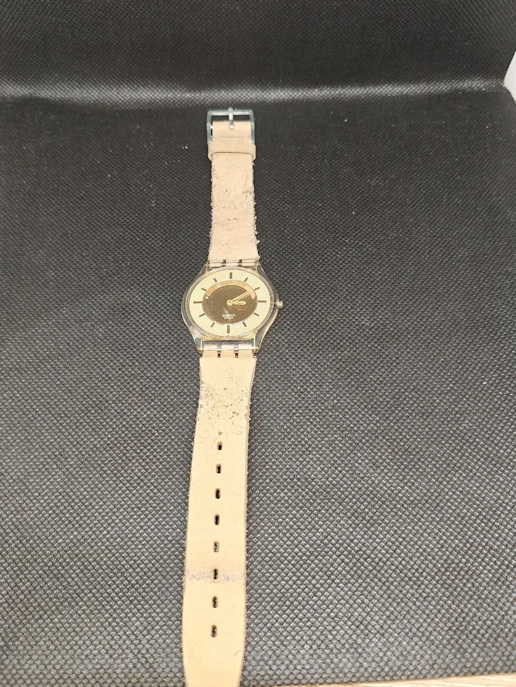 Swatch Orologi: Swatch Swiss 2001 Gold Transparent 33mm – Difettoso da Wangen an der Aare venduto da RetroKontor
