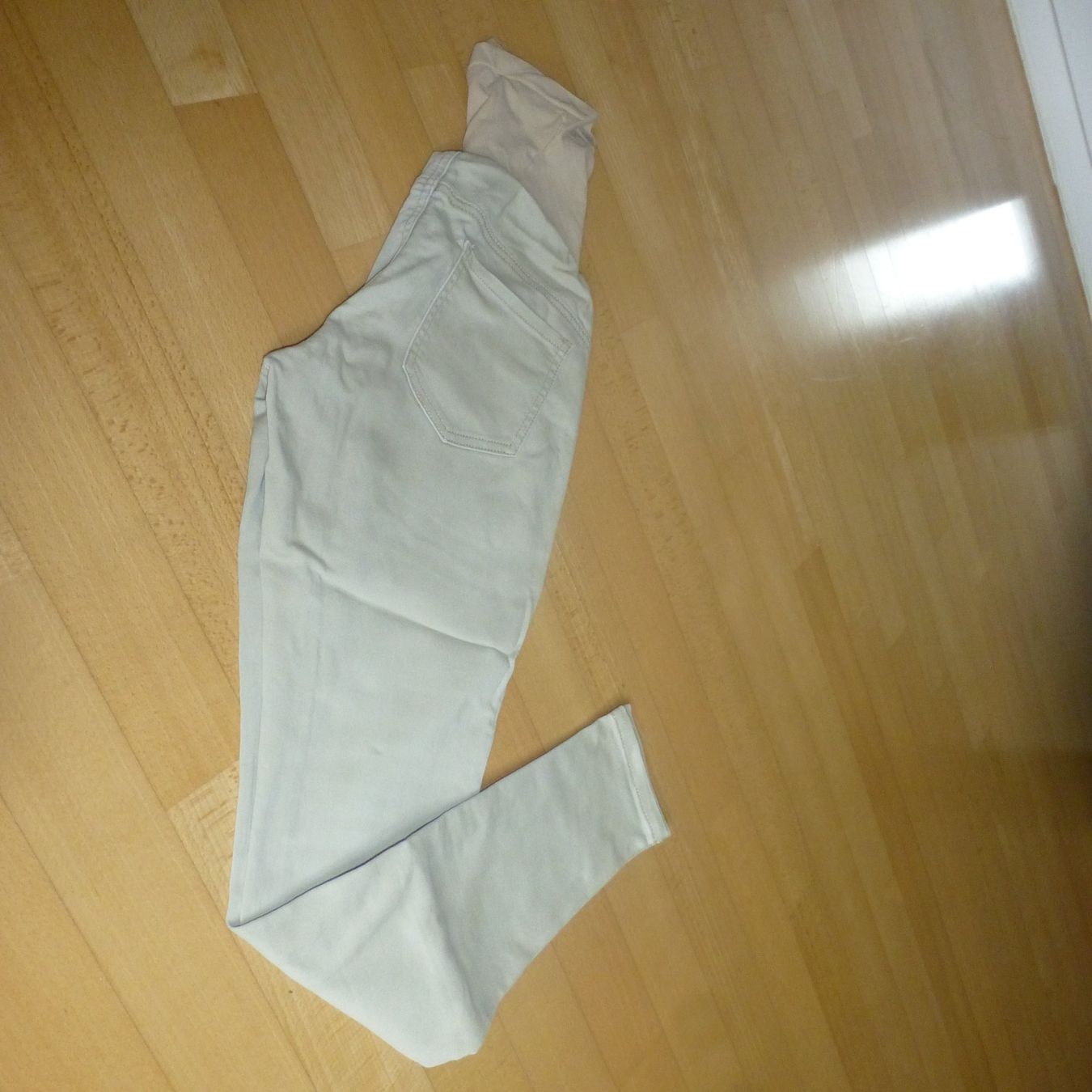 Pantaloni: Schwangerschaftshose in beige – Usato da Hergiswil NW venduto da annettelia 1