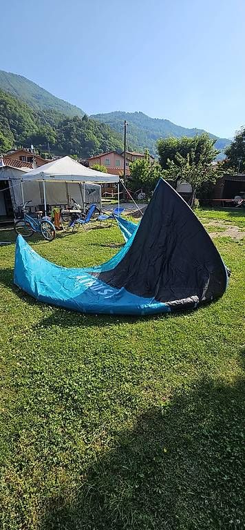 Aquilone: Airush 17m Kite + Apex Team + Bar – Usato da chur venduto da hansurf 1