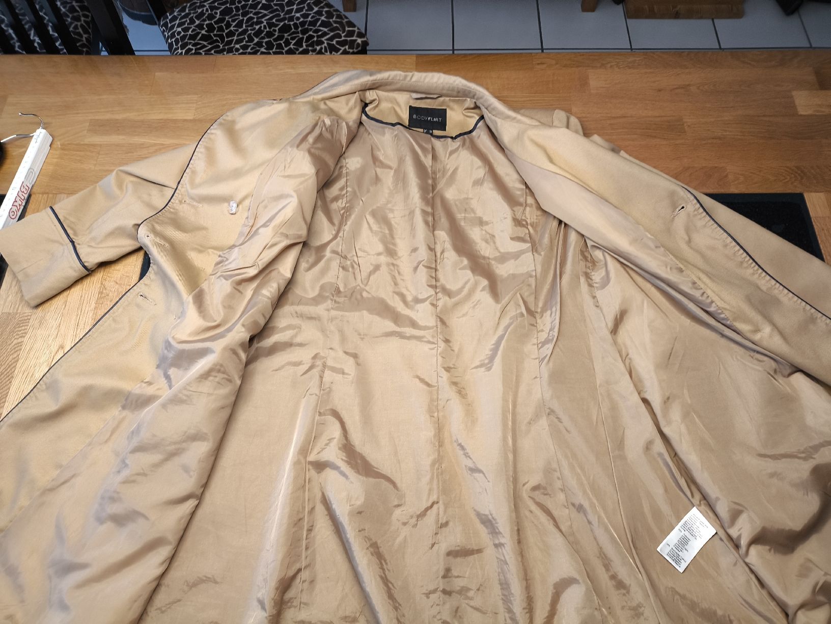 Cappotti: Trenchcoat Gr.46 – Usato da Burgdorf venduto da Ropajesi 9