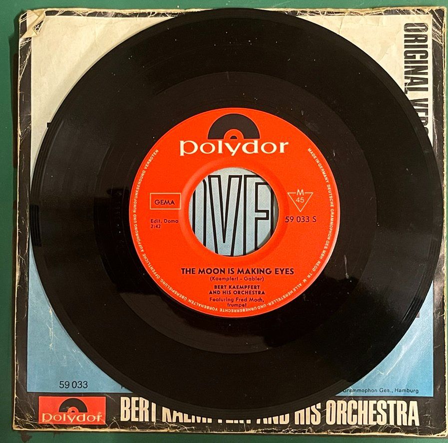 Dischi in vinile: Single: BERT KAEMPFERT - Moon Over Naples – Usato da Frenkendorf venduto da Yard-Sale-2000