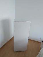 Eventschrank weiss mit Einlegeböden