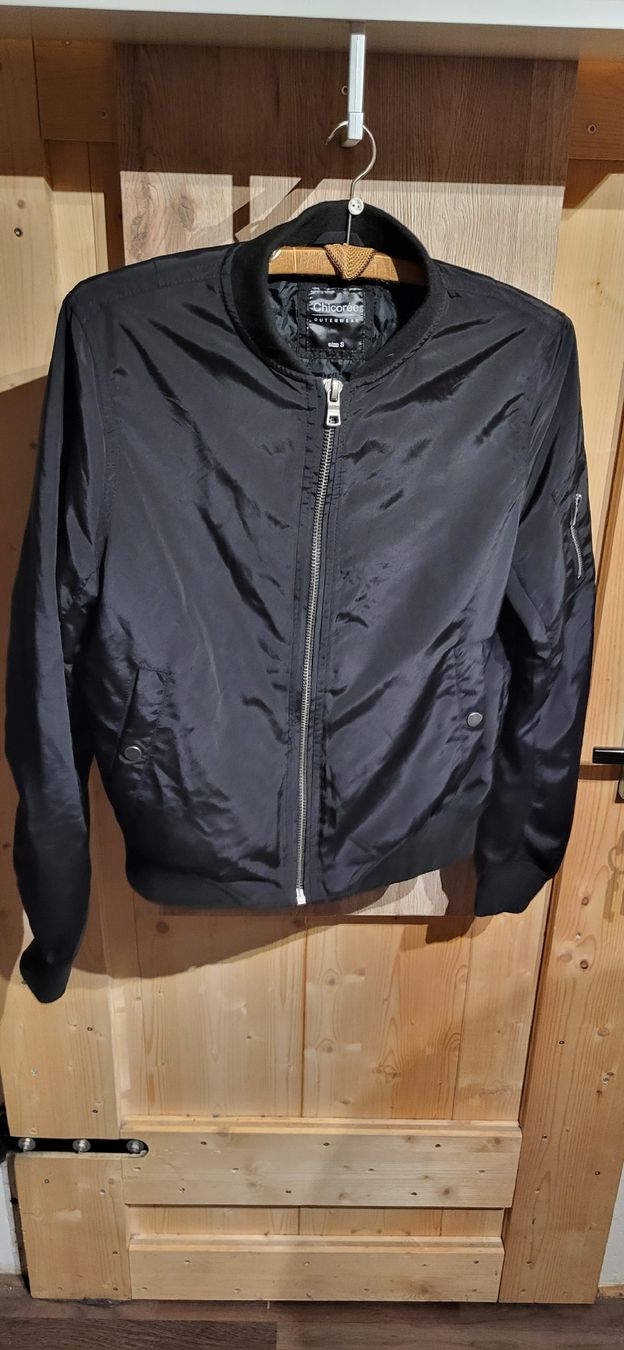 Giacche: Schwarze Übergangsjacke Grösse S Chicorée – Usato da Konolfingen venduto da Bio-suisse 2