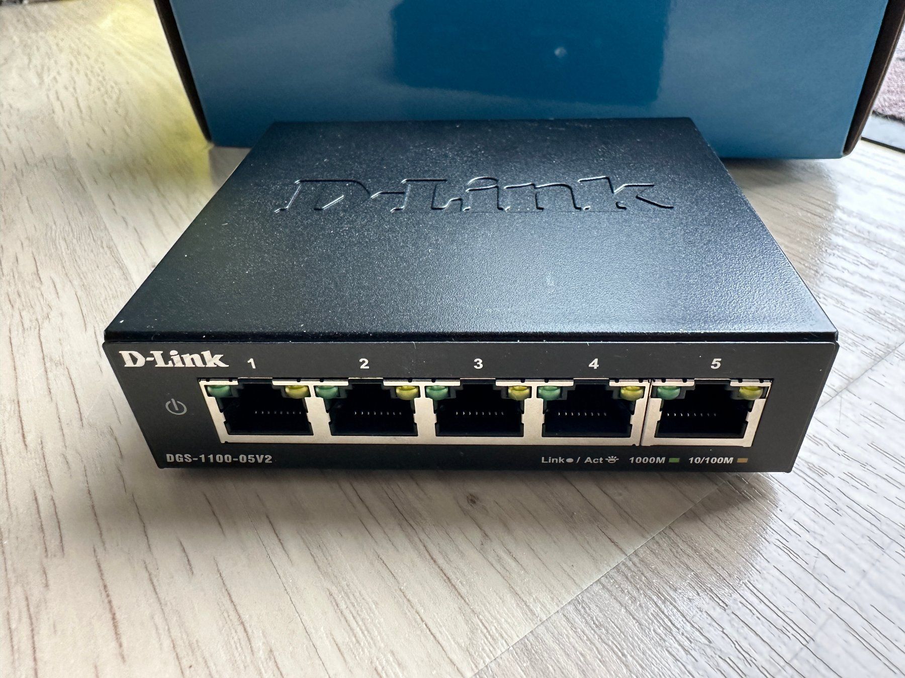 Dlink Hubs & Switches: D-Link Switch DGS-1100-05V2 5 Port Netzwerk Switch – Gebraucht aus Wolfhausen von  1