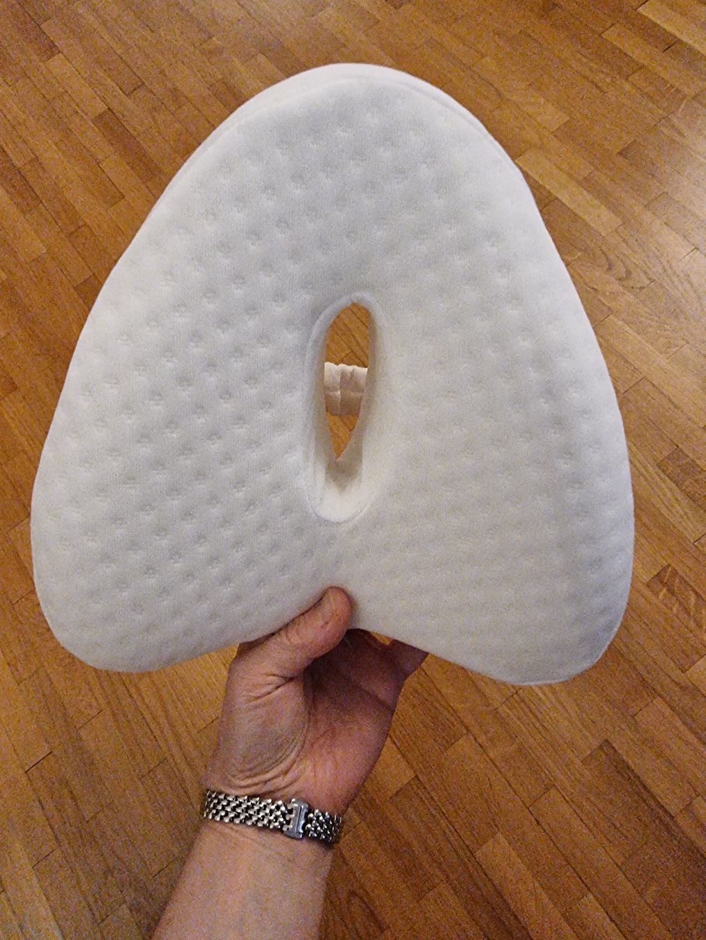 Cuscini: Coussin médical pour genoux – Nuovo (secondo la descrizione) da Veyrier venduto da Leilazizou