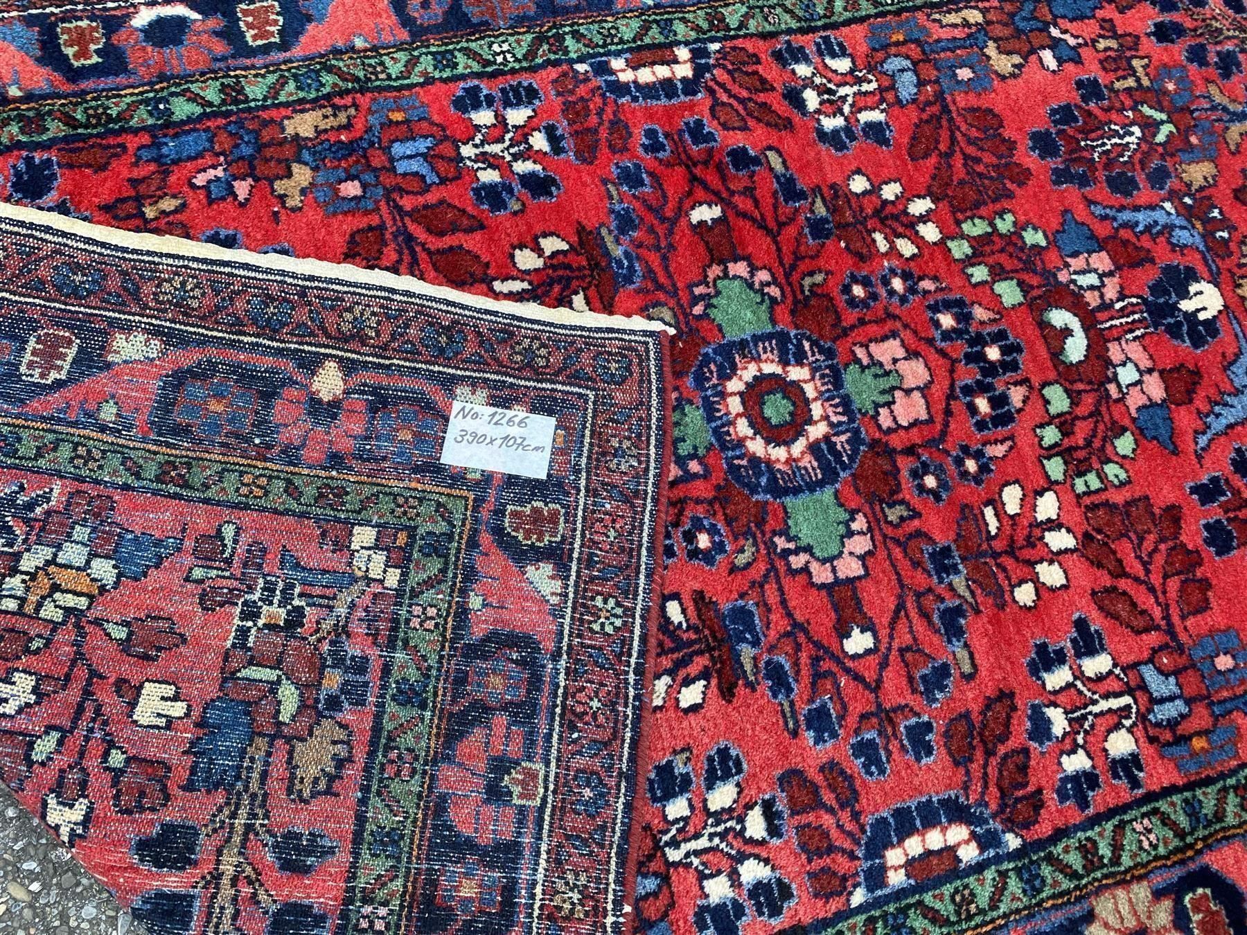 Teppiche: Bewundernswerter Lilian Läufer 390x107cm – Gebraucht aus Steinhausen von Super05 9