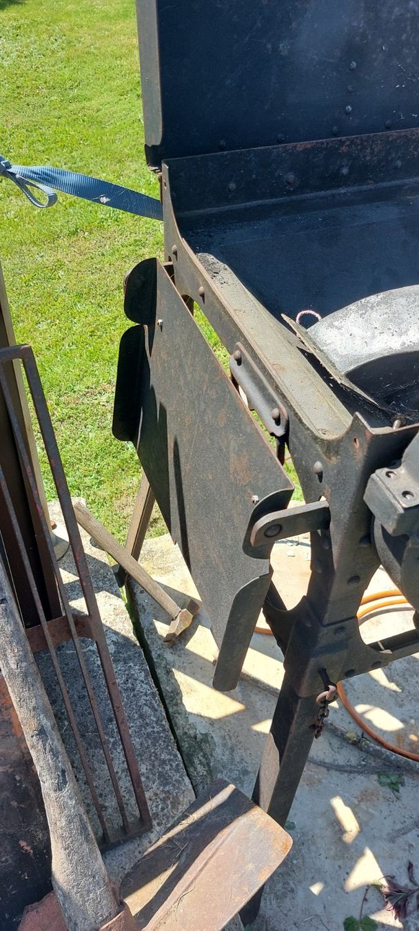 Attrezzi da lavoro: feldesse schmide  militär armee pferde amboss – Usato da St. Antoni venduto da urzel 2