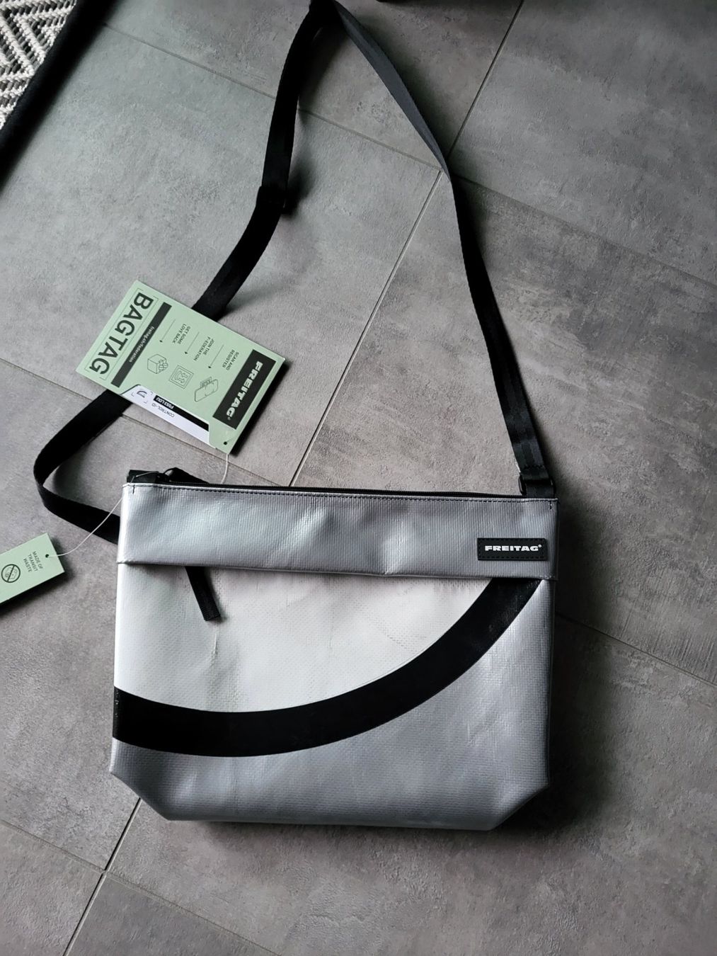 Freitag Borse: Neu!Freitag F553 LOU – Nuovo (secondo la descrizione) da bellinzona venduto da zeus6535